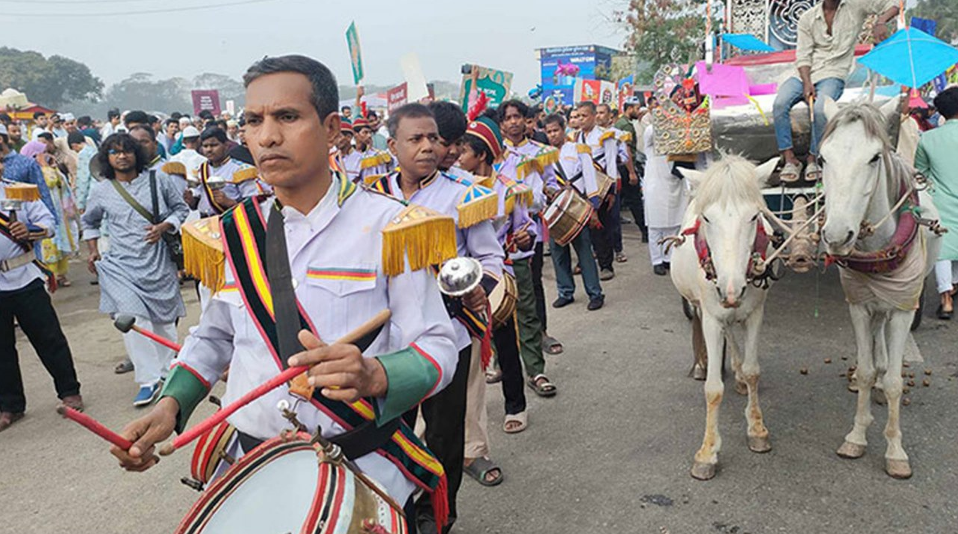 ঈদের দিন ঢাকায় ফিরে এলো সুলতানি আমল!