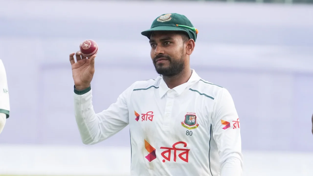 দ্বিতীয় দিন শেষে ২৫ রানে পিছিয়ে বাংলাদেশ