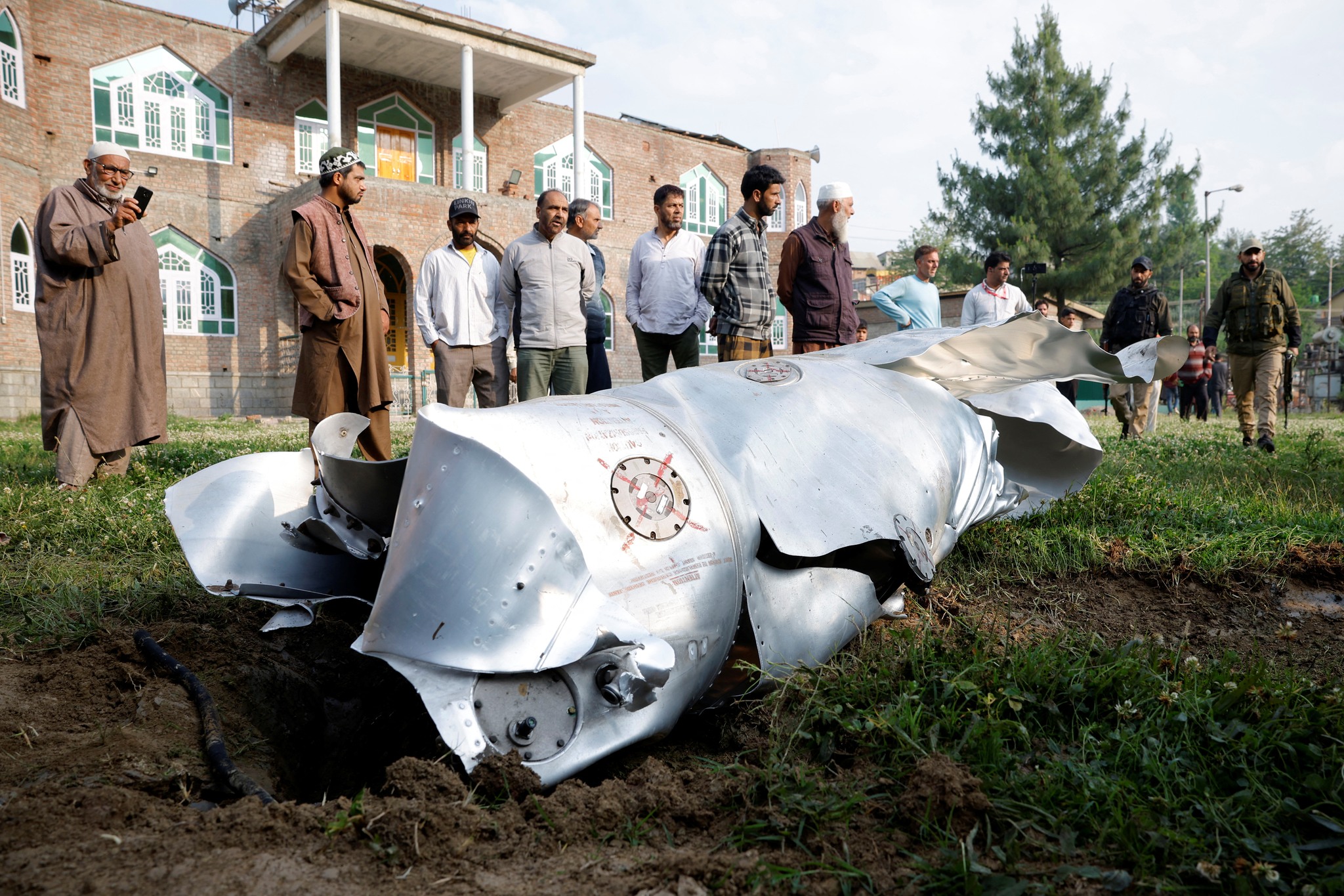 ভারতের ৫টি বিমান ভূপাতিত করেছে পাকিস্তান