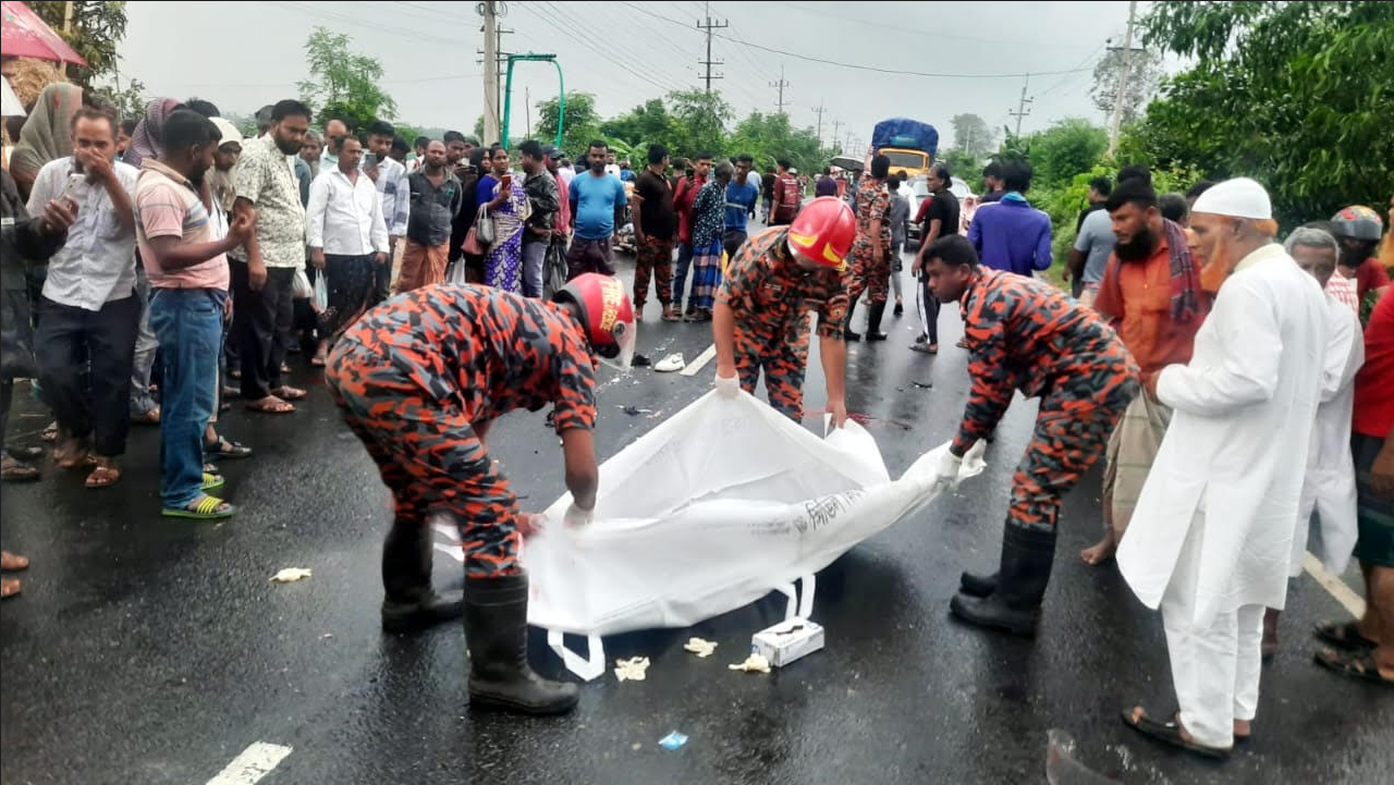 বগুড়ার আদমদীঘিতে ট্রাকের ধাক্কায় মোটরসাইকেলের তিন আরোহী নিহত