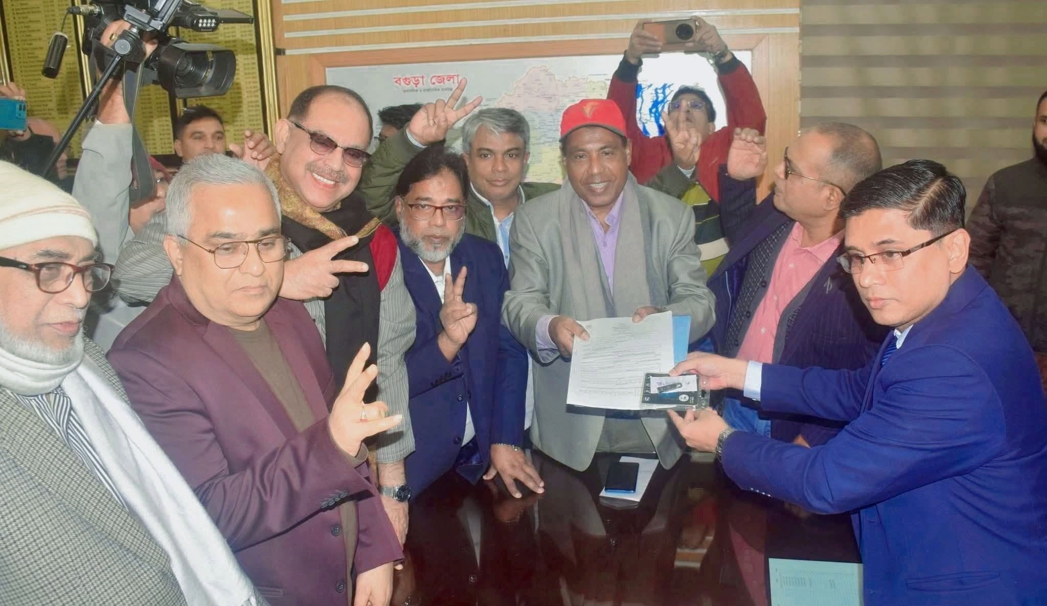 বগুড়ায় খালেদা-তারেকের পক্ষে মনোনয়নপত্র উত্তোলন