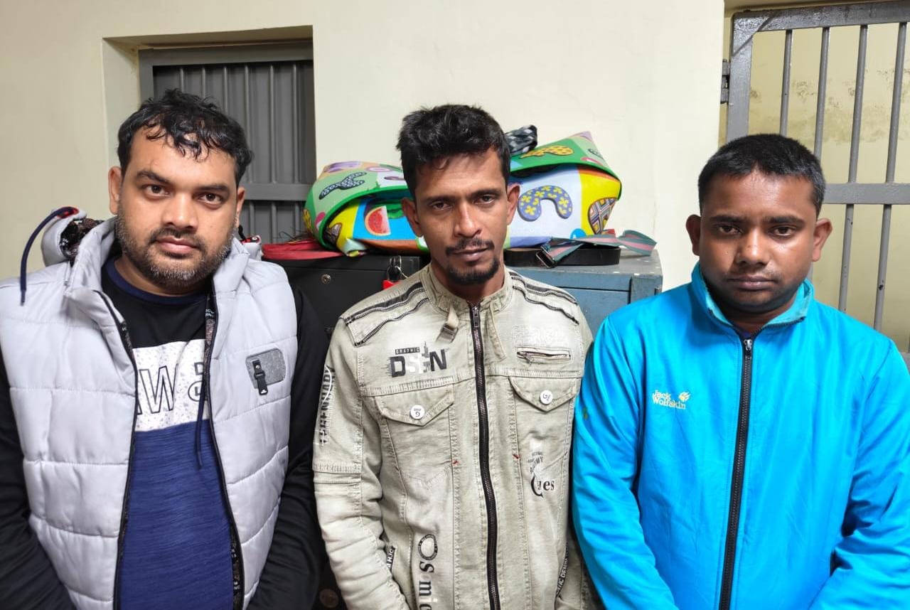 বগুড়ায় অপহরণ করে মুক্তিপণ আদায় যুবদলের দুই নেতাসহ ৩ জন গ্রেফতার