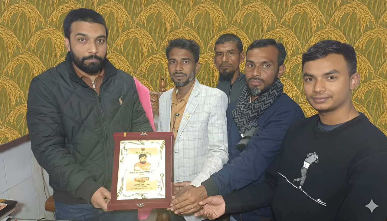 বগুড়া শহর যুবদলের সভাপতি মমিকে ২১ নং ওয়ার্ডবাসীর পক্ষ থেকে সম্মাননা  প্রদান