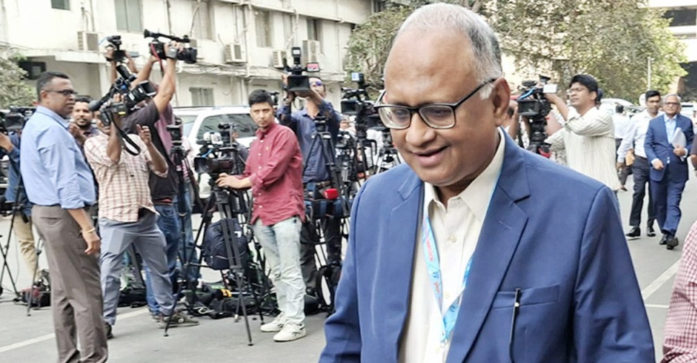 দুদকের চেয়ারম্যান ও দুই কমিশনারের পদত্যাগ