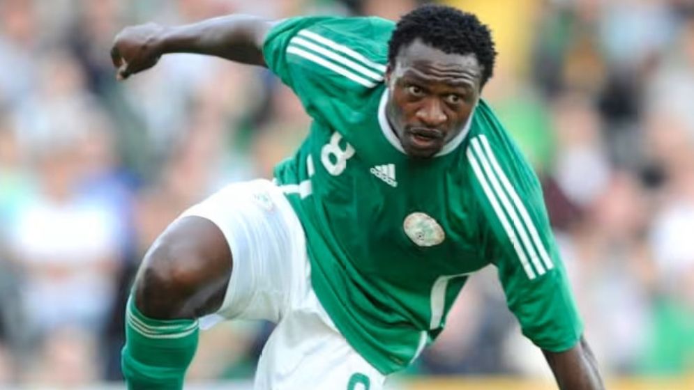 ম্যাচ চলাকালেই মারা গেলেন সাবেক নাইজেরিয়ান ফুটবলার