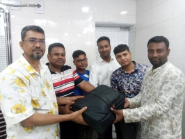 বগুড়ায় সিএনজি চালকের সততায় মুগ্ধ সবাই