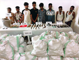 বগুড়া শহরে সেনাবাহিনীর ব্লক রেইড : বিপুল পরিমাণ মাদক-অস্ত্রসহ আটক ১০