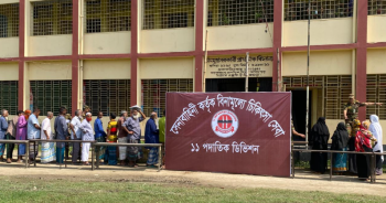 বগুড়ায় বিনামূল্যে চিকিৎসা সেবা দিলো সেনাবাহিনী