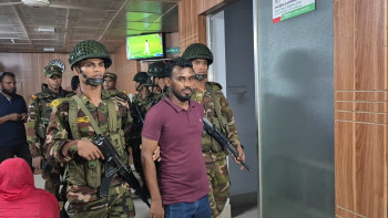 বগুড়ায় রূপালী ক্লিনিকে সেনাবাহিনীর অভিযান : একজন আটক