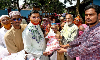 বগুড়ার জামিলনগরে সাবেক কাউন্সিলর এরশাদের ঈদ সামগ্রী বিতরণ