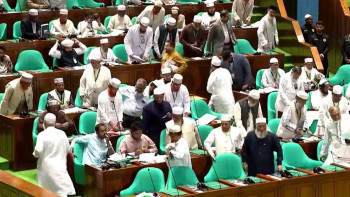 সংবিধান সংস্কার পরিষদ ইস্যুতে সংসদ থেকে বিরোধী দলের ওয়াকআউট