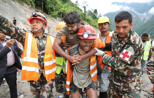 নেপালে সুড়ঙ্গ থেকে জীবিত দুজন উদ্ধার